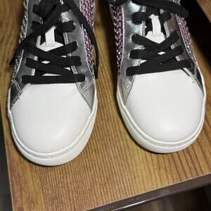 Steve Madden girls J-Rowdy sneakers size 2. Sparkly pink.